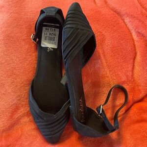 NWT Black flat sandals women's 11M